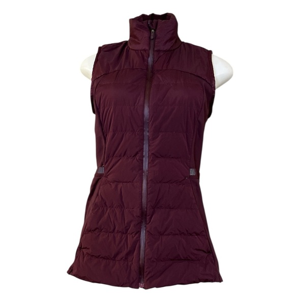 Lululemon Down For It Vest Size 6 Cassis Burgundy Water & Wind Resistant W44qls - Picture 1 of 13